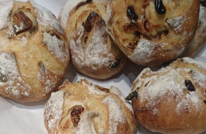 家で作ると安い♪HBの生地コースからのいちじくパン