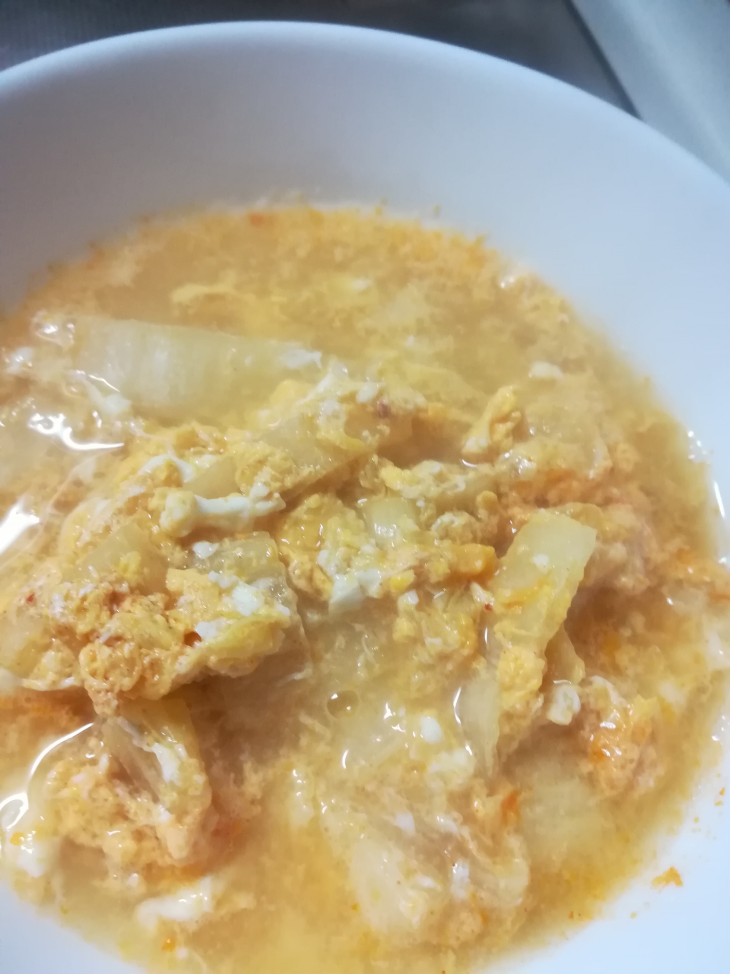 白菜と卵のキムチスープ