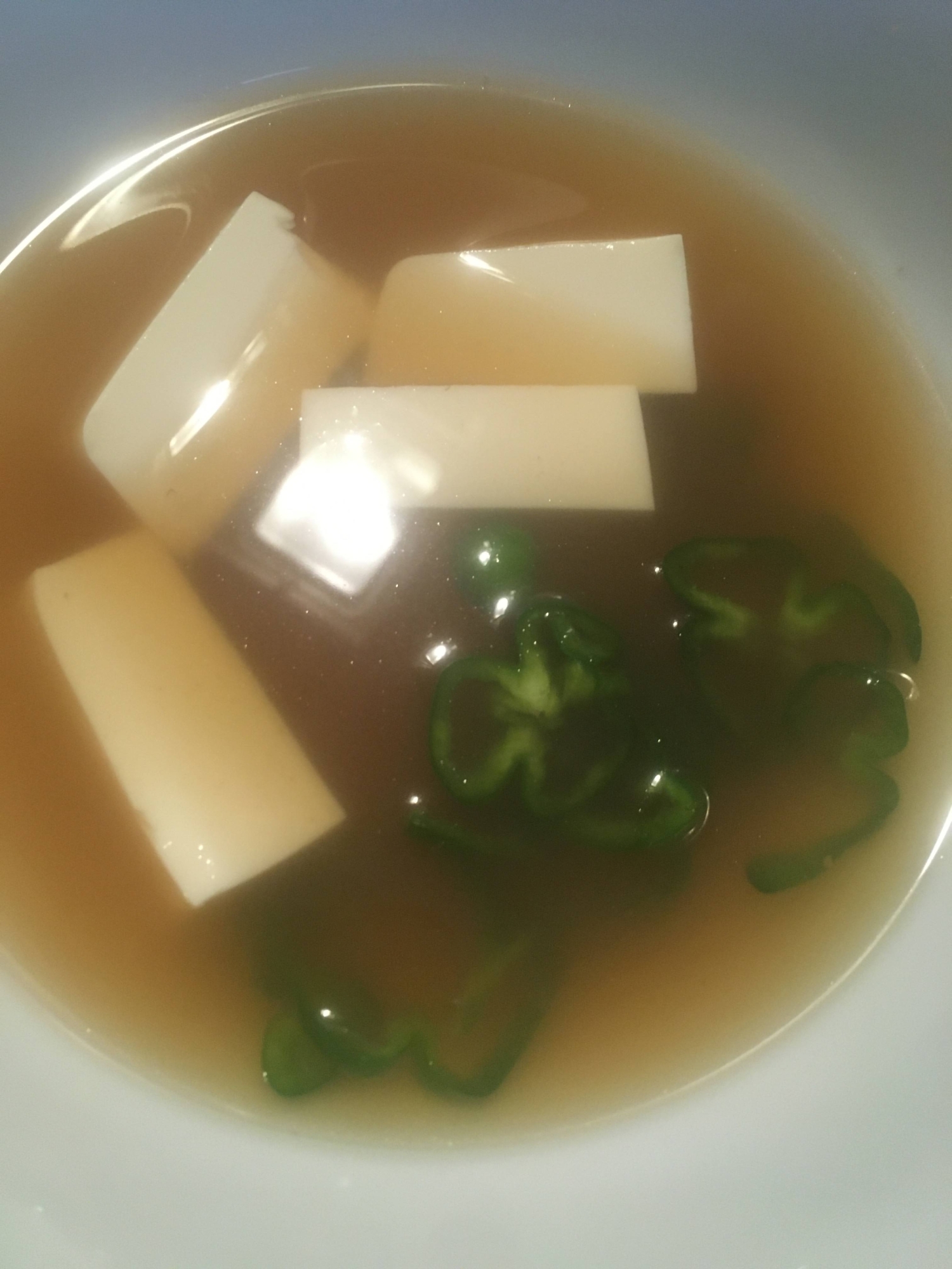 豆腐とピーマンの味噌汁