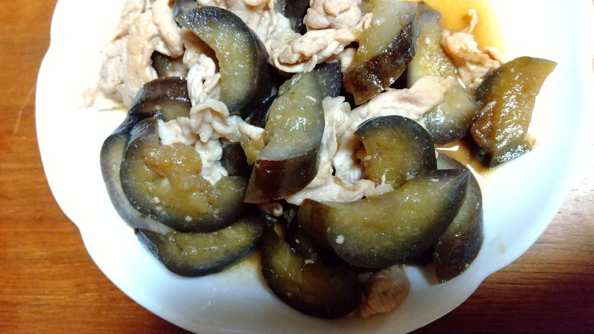 おなすと豚肉のごま油炒め