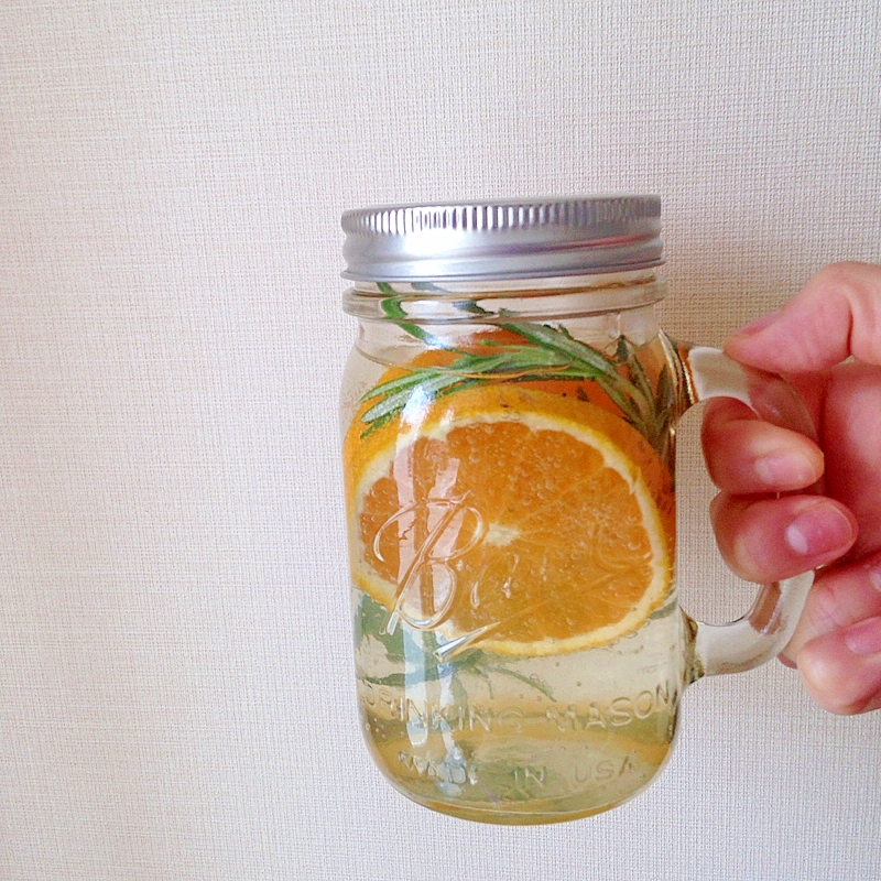 オレンジとローズマリーのデトックスウォーター レシピ 作り方 By Mi8045 楽天レシピ オレンジとローズマリーのデトックスウォーター レシピ 作り方 By Mi8045 楽天レシピ