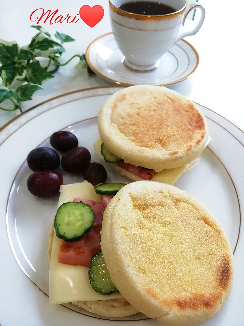 イングリッシュマフィンで朝ごはん♪