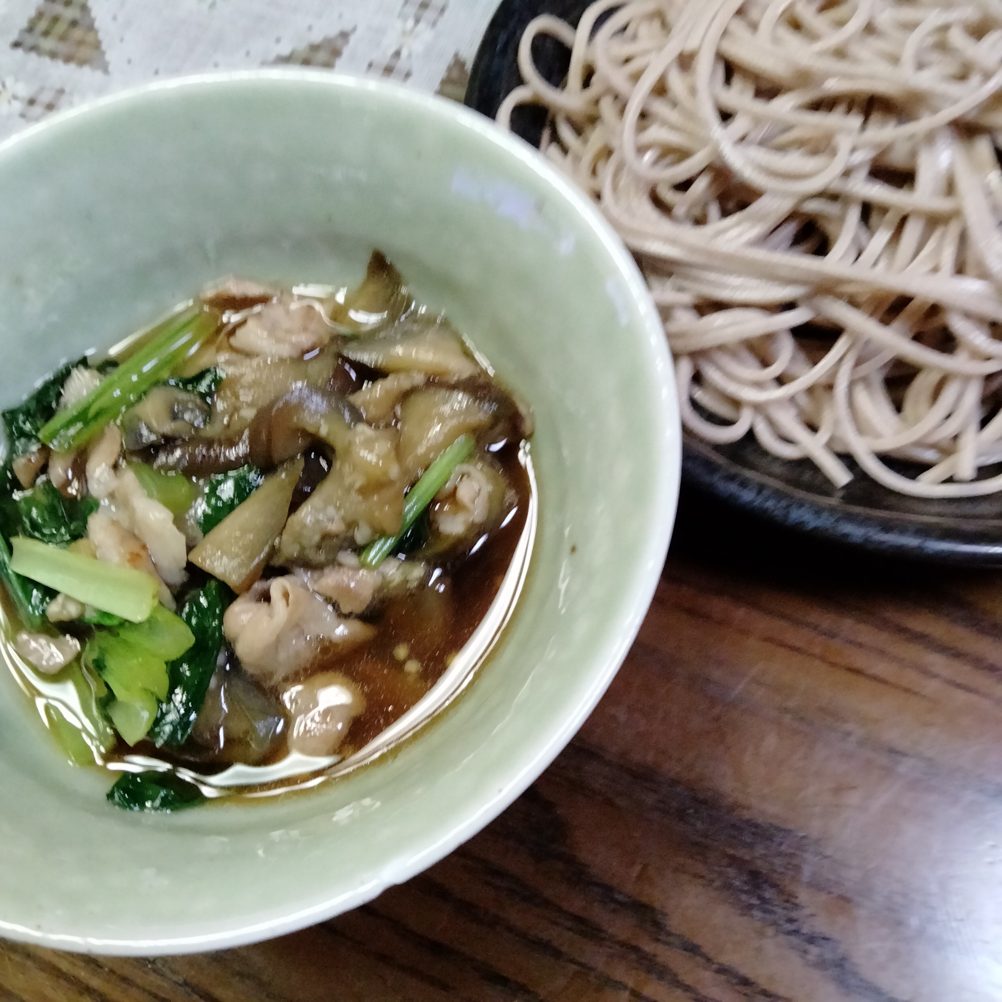 そば等のつけダレに。茄子と豚肉と小松菜の炒め煮