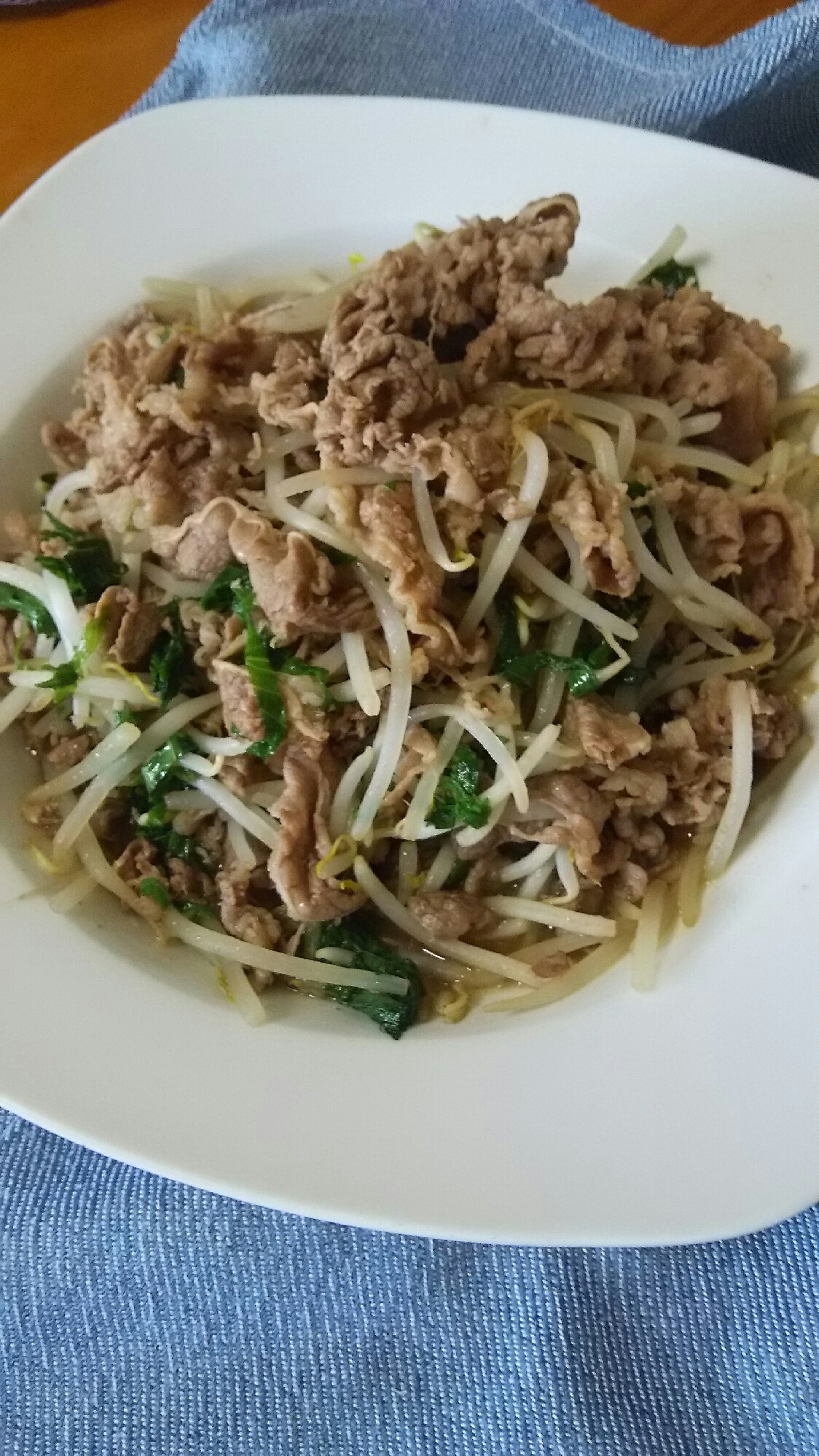 牛肉ともやしの青じそぽん酢炒め