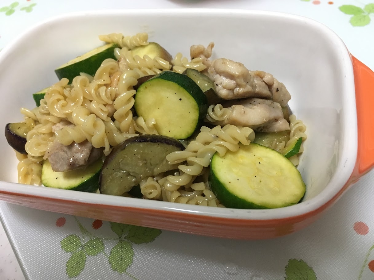 鶏肉、茄子ズッキーニパスタ風