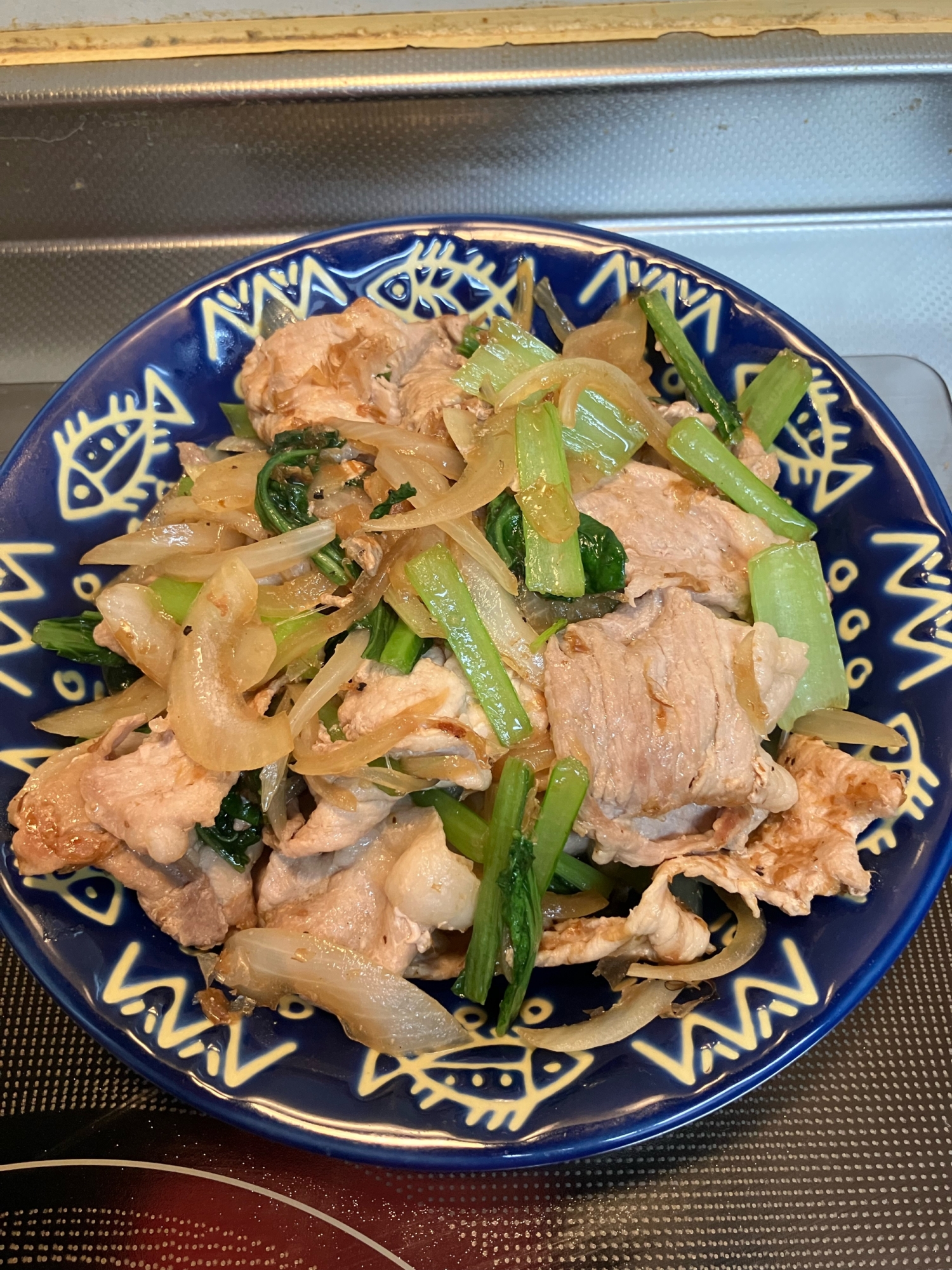 かつお節入り♪豚肉と小松菜と玉ねぎの生姜醤油炒め♪