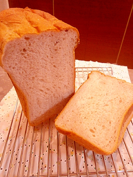 ほんのり爽やかな、いちごヨーグルト食パン☆(ＨＢ)