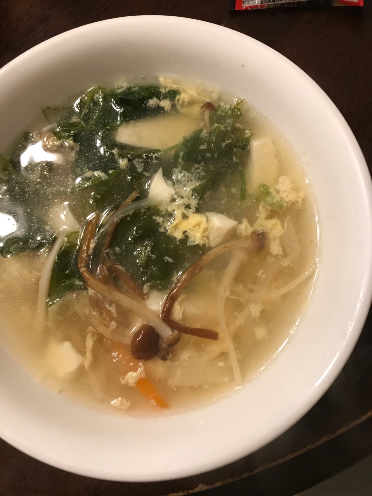 セロリ葉と豆腐の中華風卵スープ