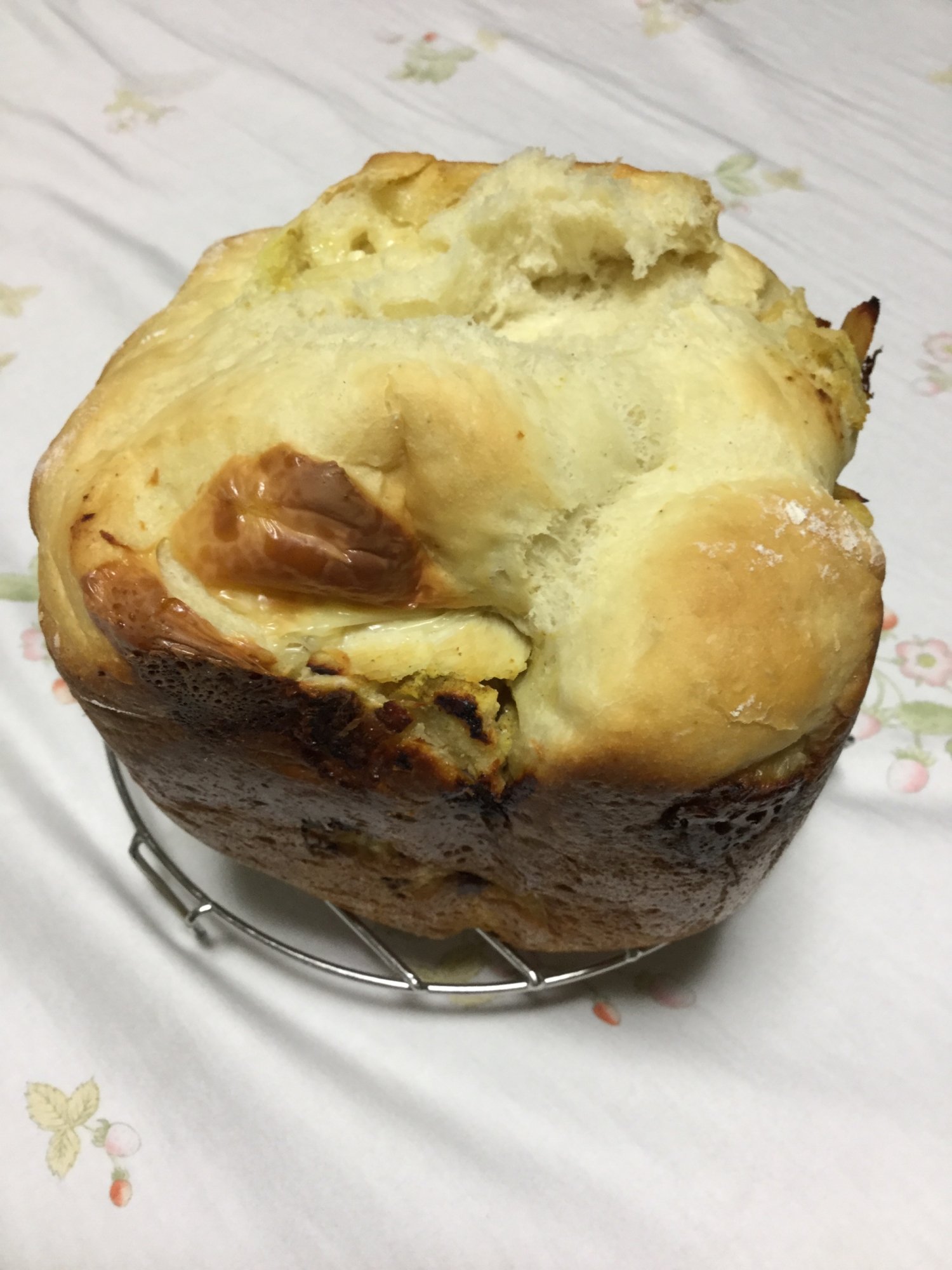 鶏ハムとチーズの食パン