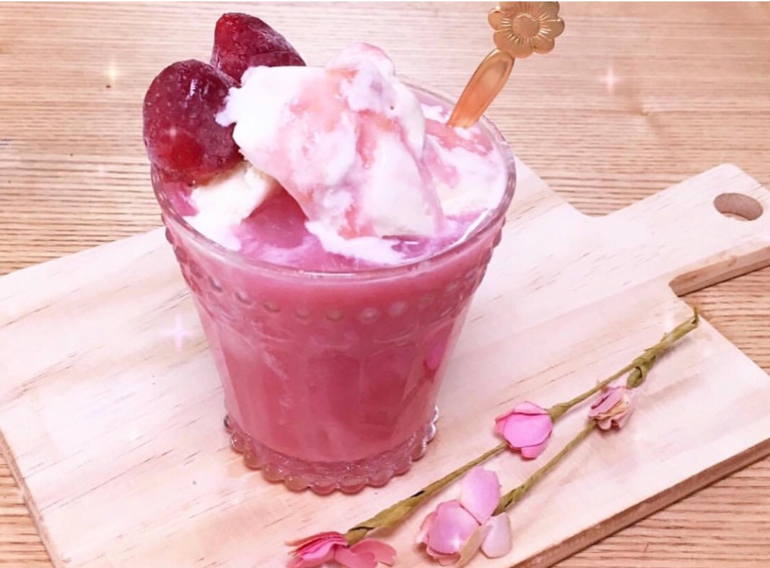 いちごぶどうヨーグルトスムージー ジュース