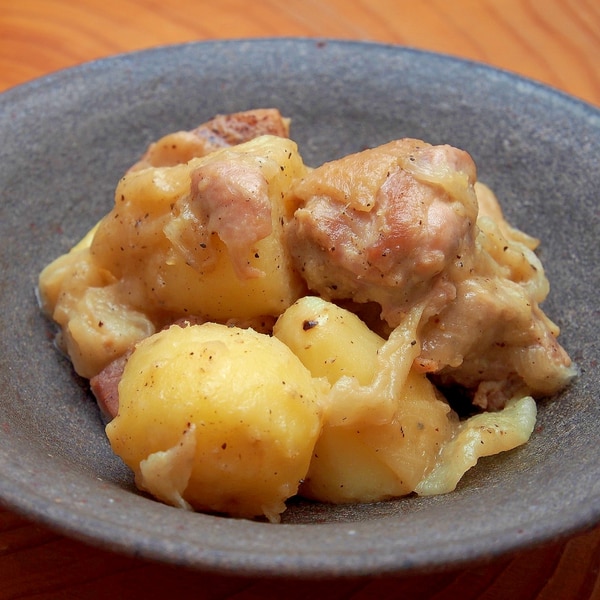 いつもの肉じゃがをひと味変えて 塩バター鶏じゃが レシピ 作り方 By 鶏のから揚げ 楽天レシピ いつもの肉じゃがをひと味変えて 塩バター鶏じゃが レシピ 作り方 By 鶏のから揚げ 楽天レシピ