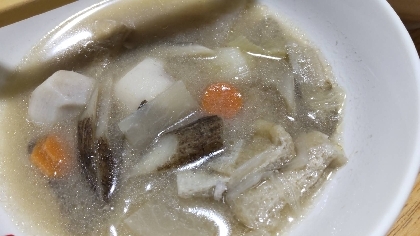 ごま油と胡椒が美味しい　けんちん汁