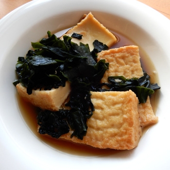 厚揚げとわかめ煮