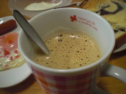 おはうございま～す。かなり濃いめのレギュラーコーヒーなので、ミルクたっぷりお砂糖も入れて作りました。飲みやすくなりました。(*^_^*)