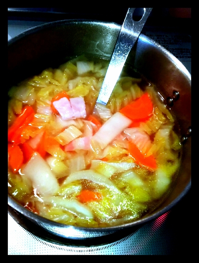 残り物野菜とベーコンのスープ