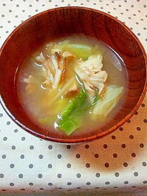 舞茸としめじと白菜のお味噌汁 レシピ 作り方 By ラズベリっち 楽天レシピ 舞茸としめじと白菜のお味噌汁 レシピ 作り方 By ラズベリっち 楽天レシピ