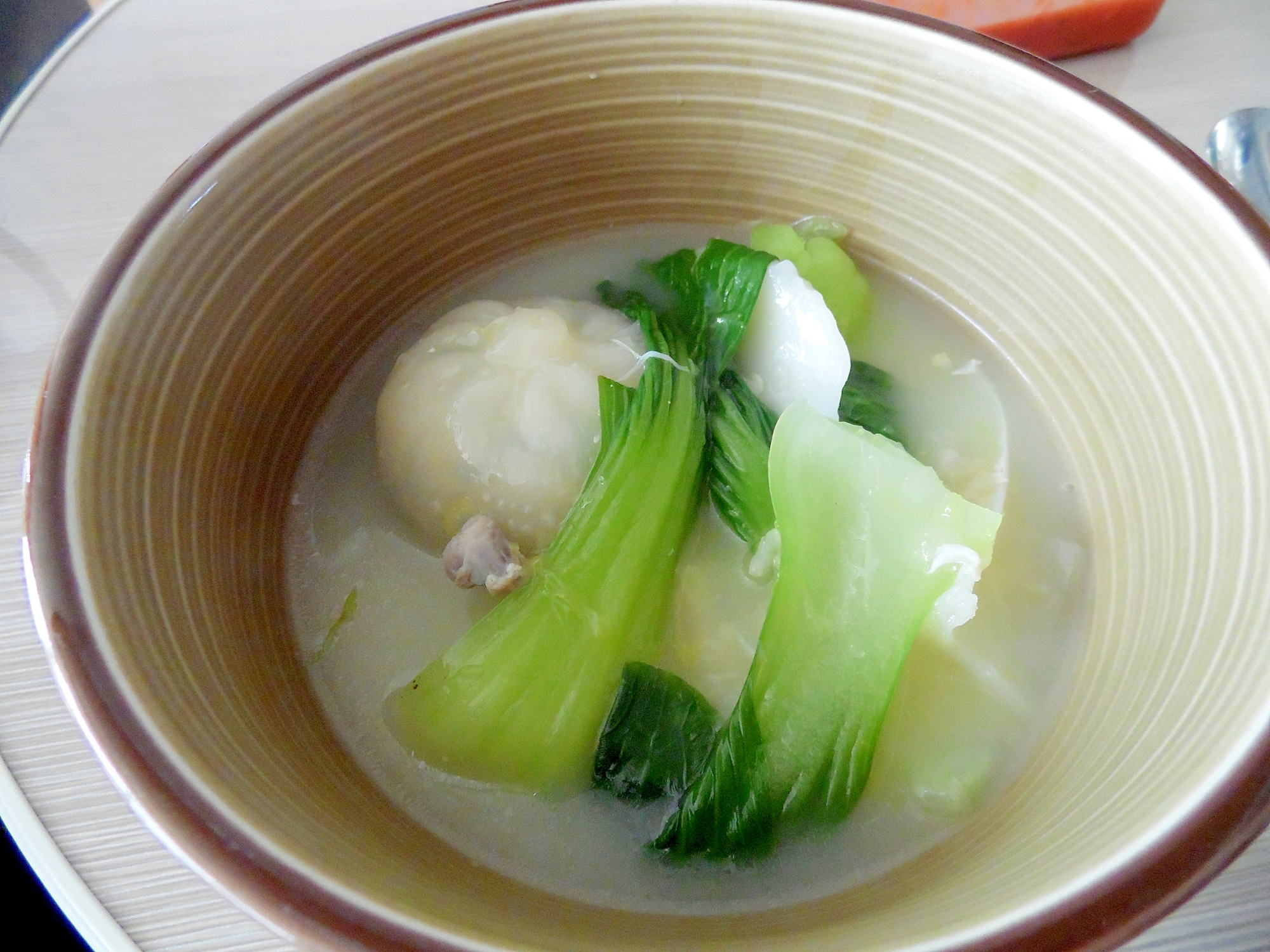 青梗菜と鶏肉のスープ