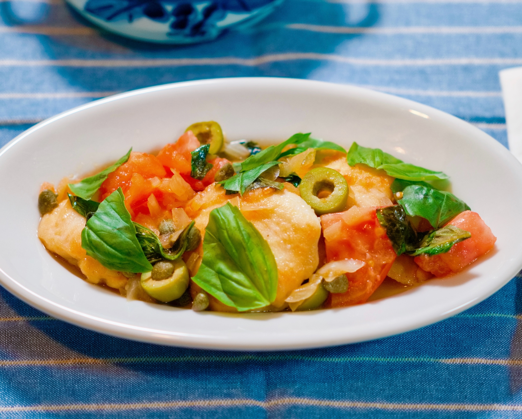 鶏むね肉のソテー〜オレガノ風味ソース