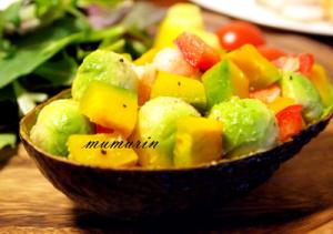 アボカドと彩り野菜のサラダ