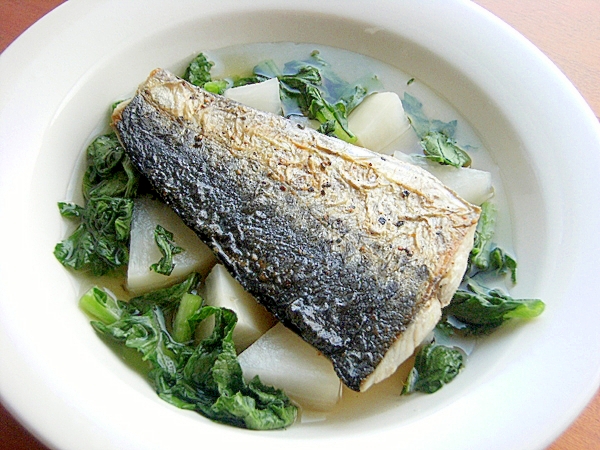 フランス料理お魚のポワレ❤大根スープで♪（大根葉）