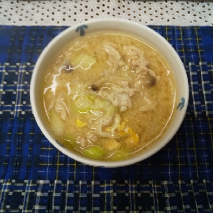 具だくさん！　「豚肉と茄子のお味噌汁」　　　♪♪