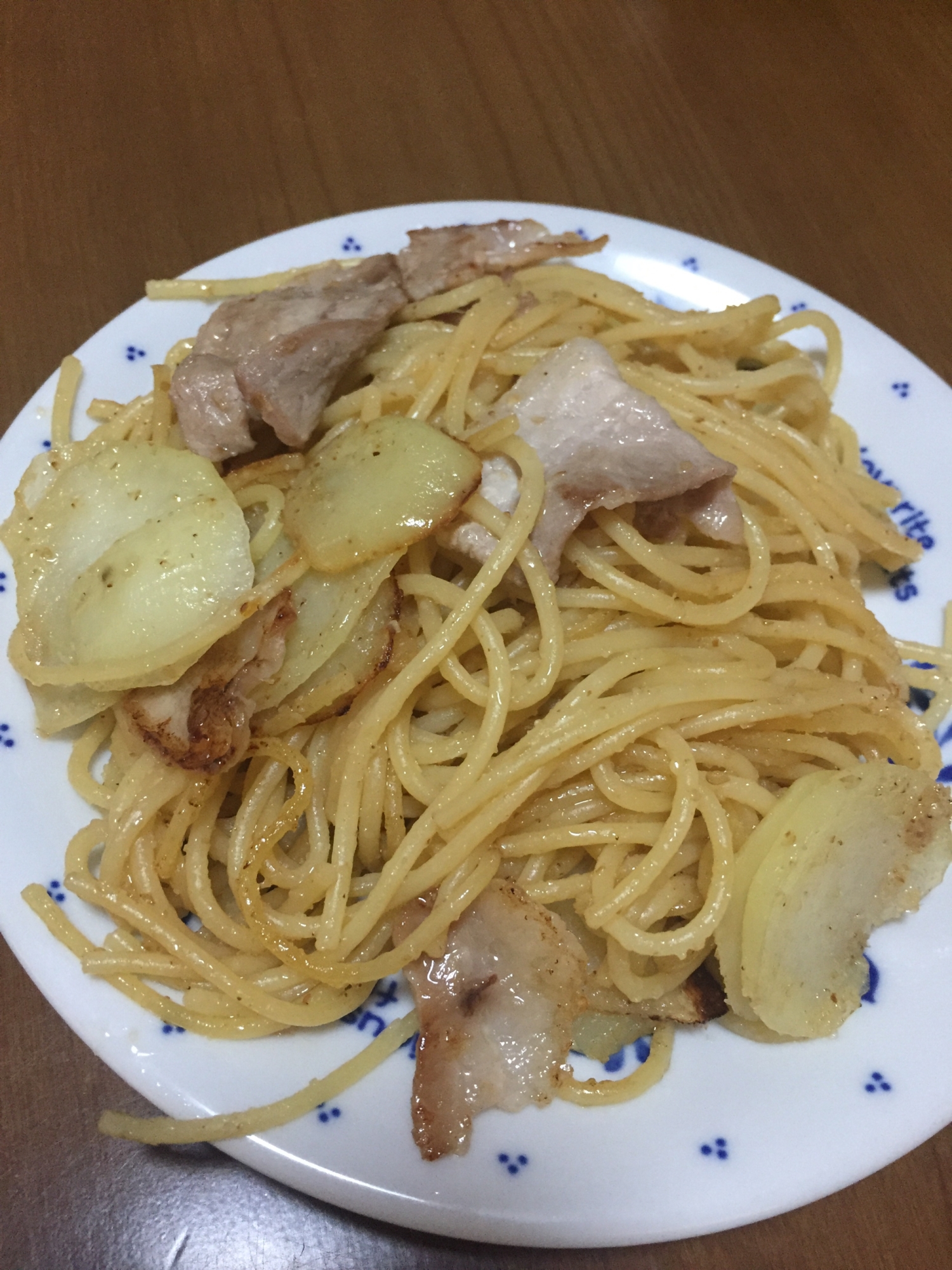 豚肉とじゃがいものパスタ