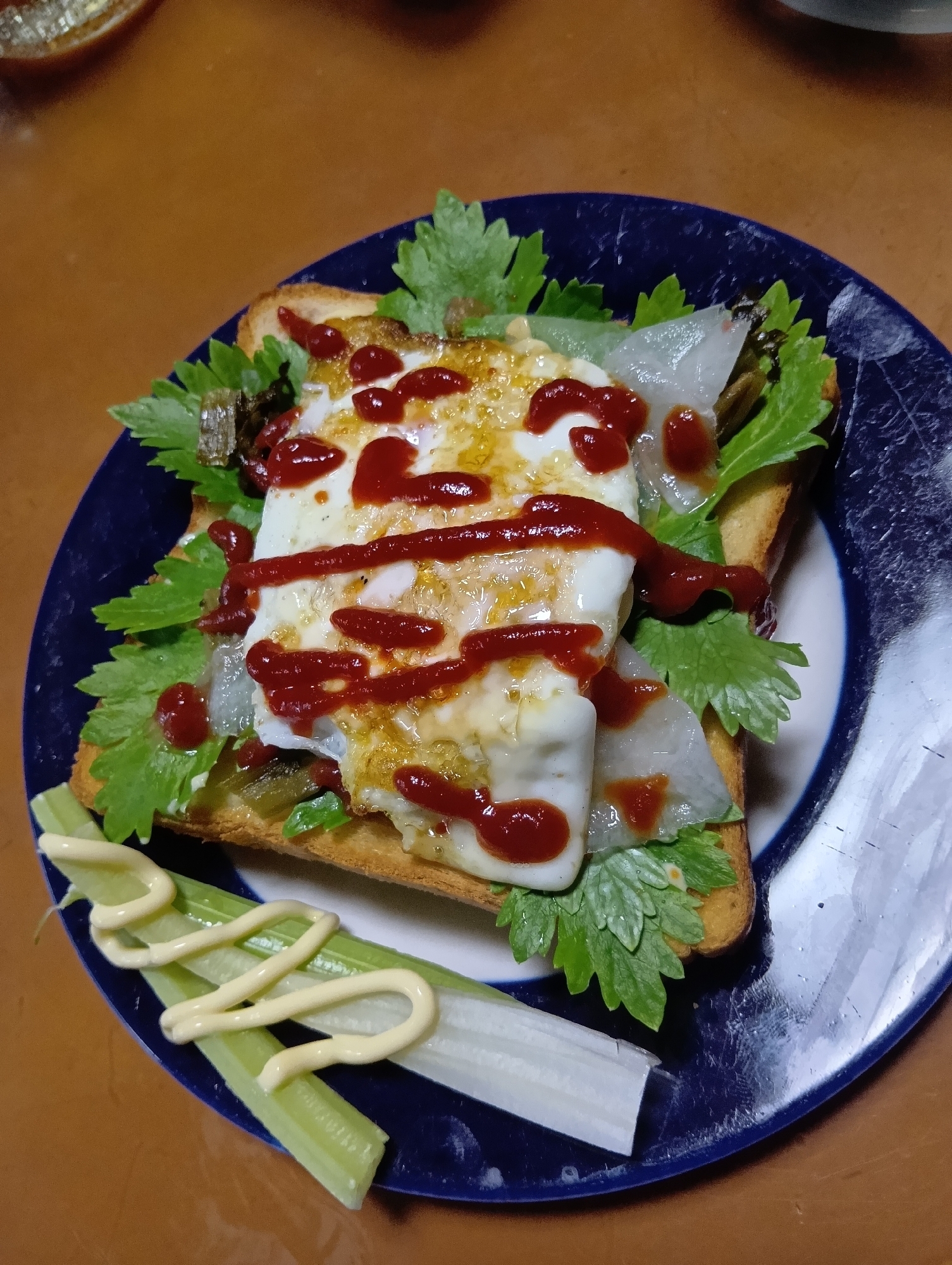 辛子高菜がアクセント！目玉焼きトースト