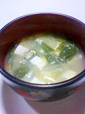 卵がふわふわ、豆腐と青梗菜のかきたまスープ