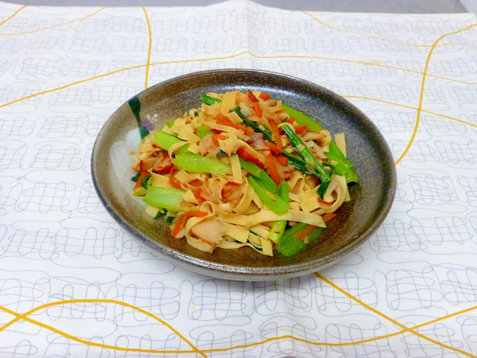 豆腐皮とホッケのみりん干しの炒め物