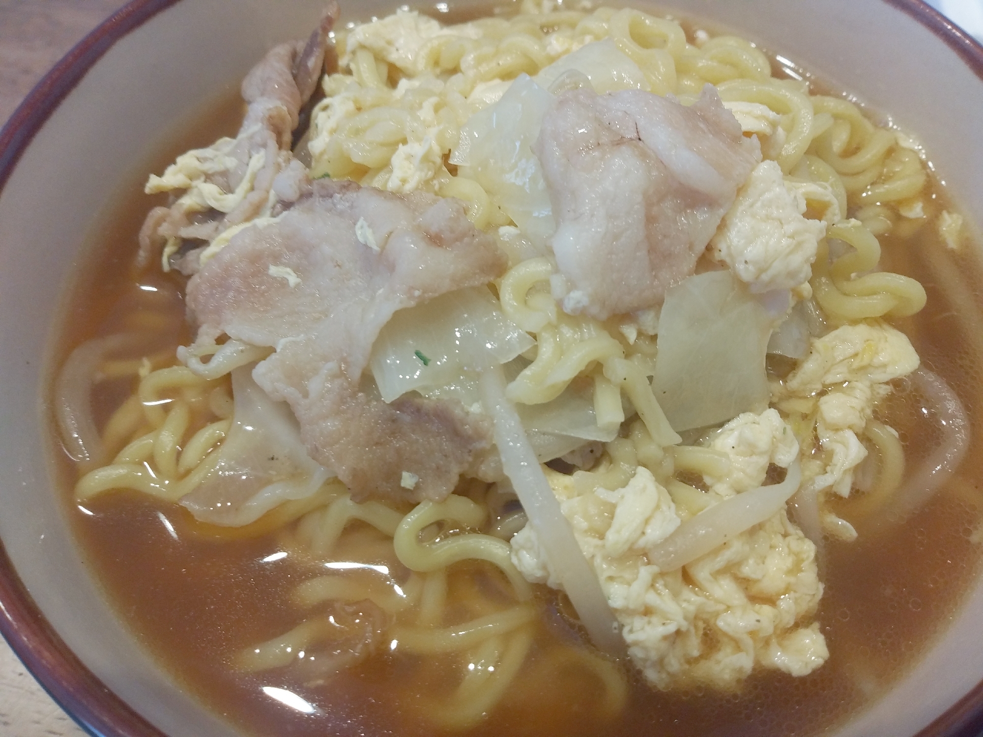 肉野菜入りインスタントラーメン☆