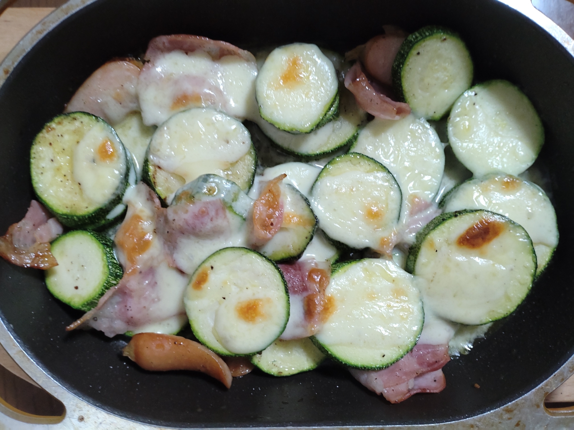 ズッキーニとベーコンのチーズ焼き レシピ 作り方 By Hirohyt102 楽天レシピ ズッキーニとベーコンのチーズ焼き レシピ 作り方 By Hirohyt102 楽天レシピ