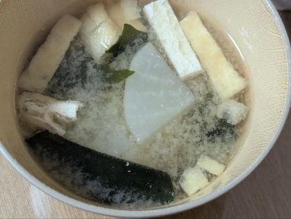 定番！基本のお味噌汁　わかめ・油揚げ・大根のみそ汁