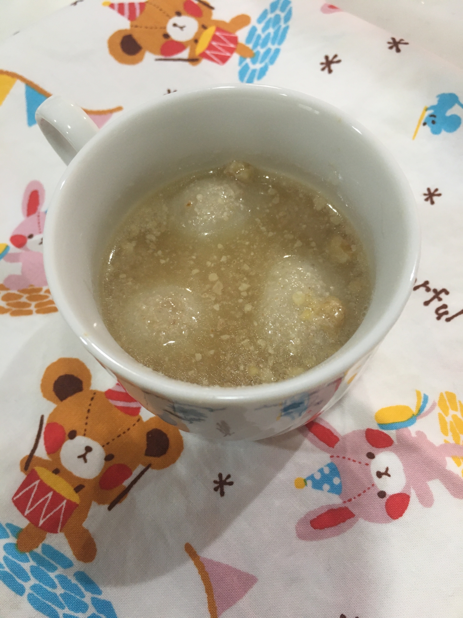 胡麻団子のくるみスープ