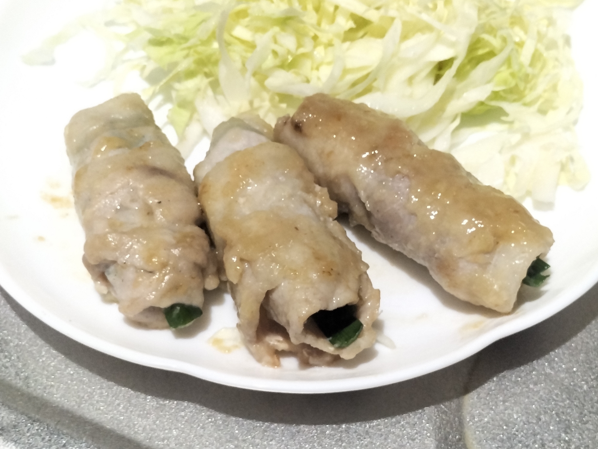 簡単作り置き♪豚ロース薄切り肉でニラの肉巻き