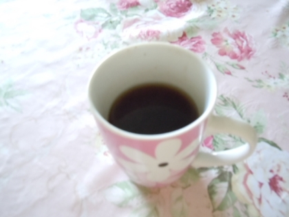 ＞カップをくるくる回して勢いつけてゴクリと飲む・・
*☆*ｧﾊﾊ((´∀`爆))人((笑´∀`))ｧﾊﾊ*☆*
やっぱり？生姜番長もそうなのね！嬉しいオソロで嬉