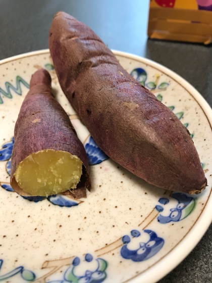 沢山の小さい芋をどうやって焼き芋にしよう…と思い、こちらのレシピを試しました。結果、ほくほくの美味しい焼き芋が出来ました！ありがとうございます