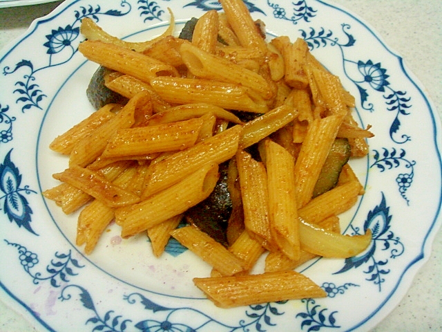 揚げ茄子と玉葱のカレー風味ペンネ