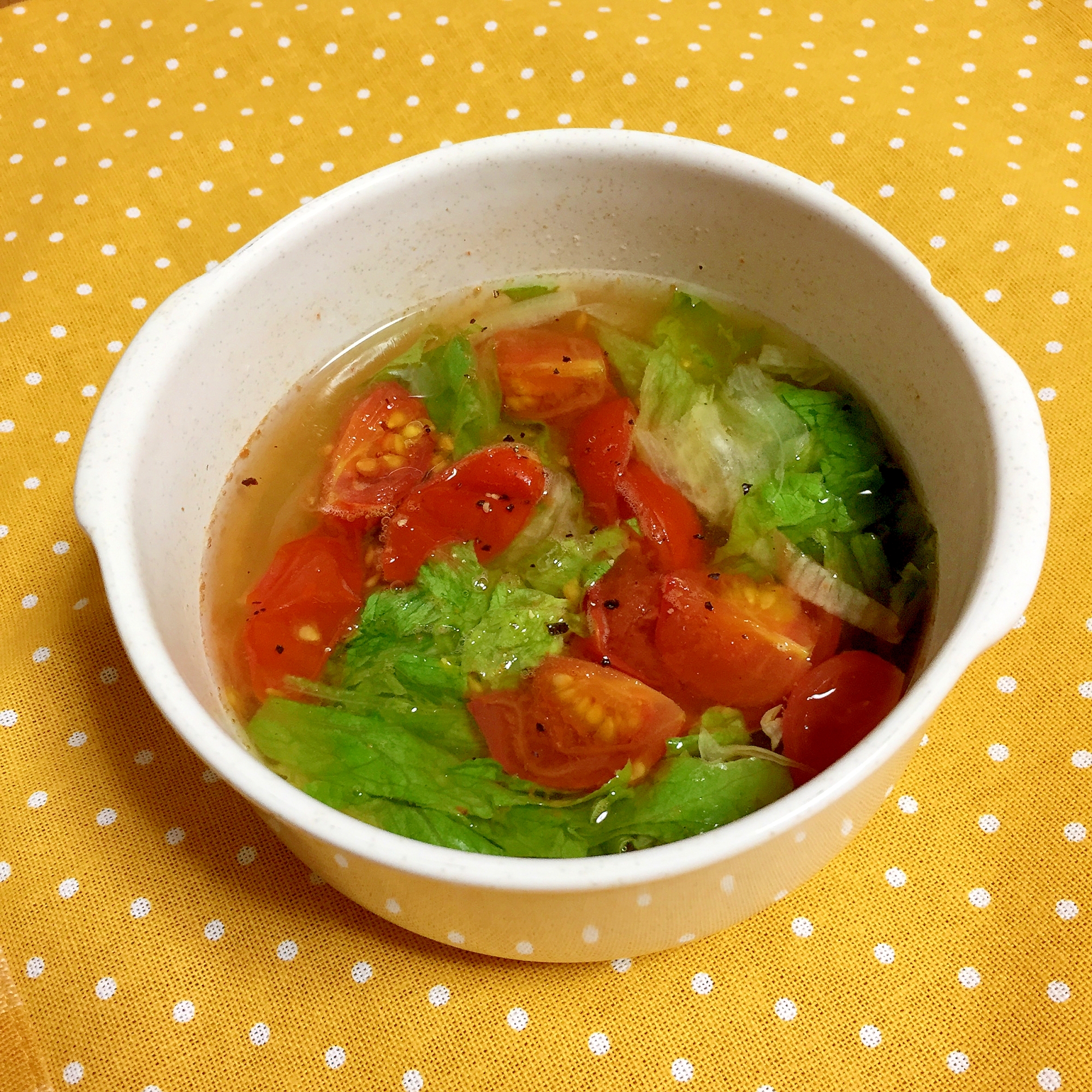 レンチンで簡単！トマトとレタスのスープ♪