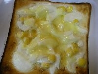 朝食に(/・ω・)/マヨコーンチーズトースト☆