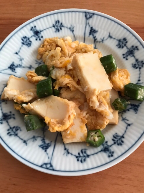 厚揚げとオクラ、卵の焼肉のたれ炒め