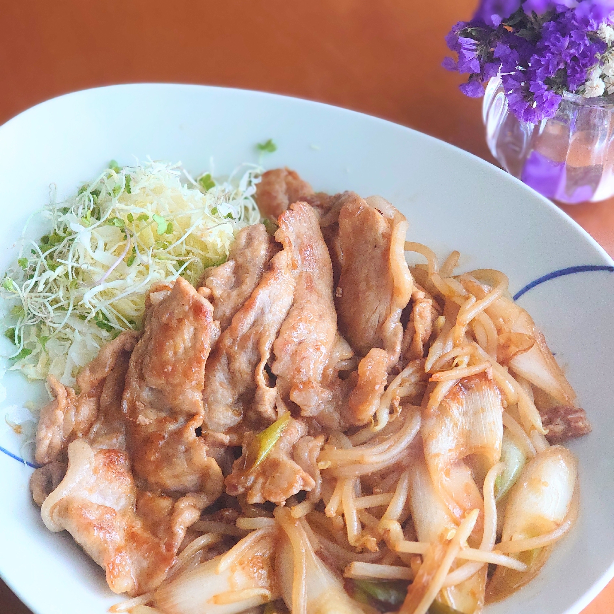 長ねぎ＆もやしde ᕷ* 豚肉のしょうが焼きꕤ୭*