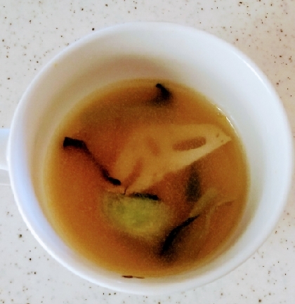 レンコンとチンゲン菜の味噌汁