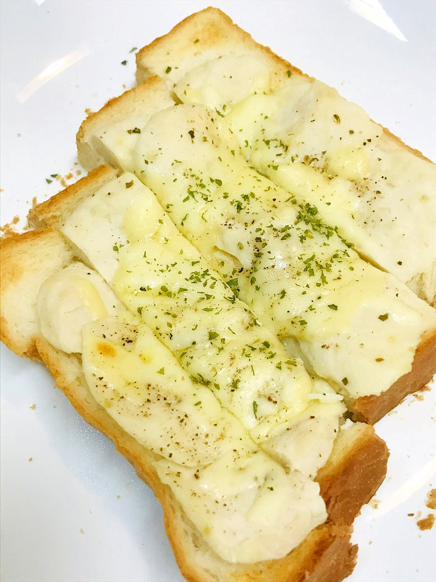 調理パン系●サラダチキン＆とろけるチーズのトースト