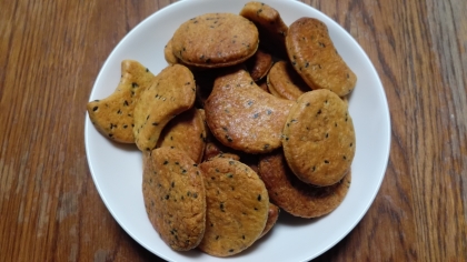 黒ゴマの香りと食感が美味しい大豆粉・胡麻クッキー