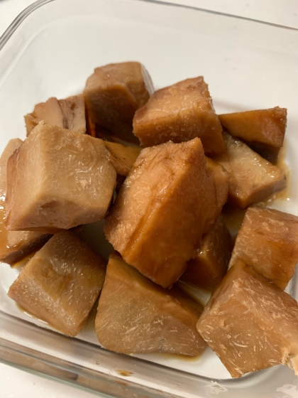 八つ頭は300gしかなかったのですが、調味料そのままで作りました。(酒とみりんは水で代用し、砂糖小さじ2追加しました。)少し味濃いめでしたが美味しくできました！