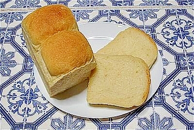 セミハード生地の山食パン　1斤