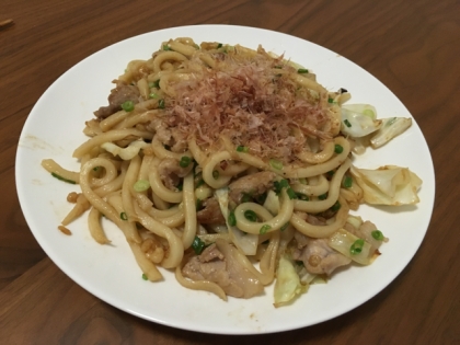 何もないときはうどんか焼きそばに限ります( ^ω^ )
味付けすごく美味しかった〜♪