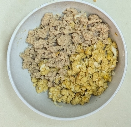 つゆだく(？)の鶏そぼろ丼