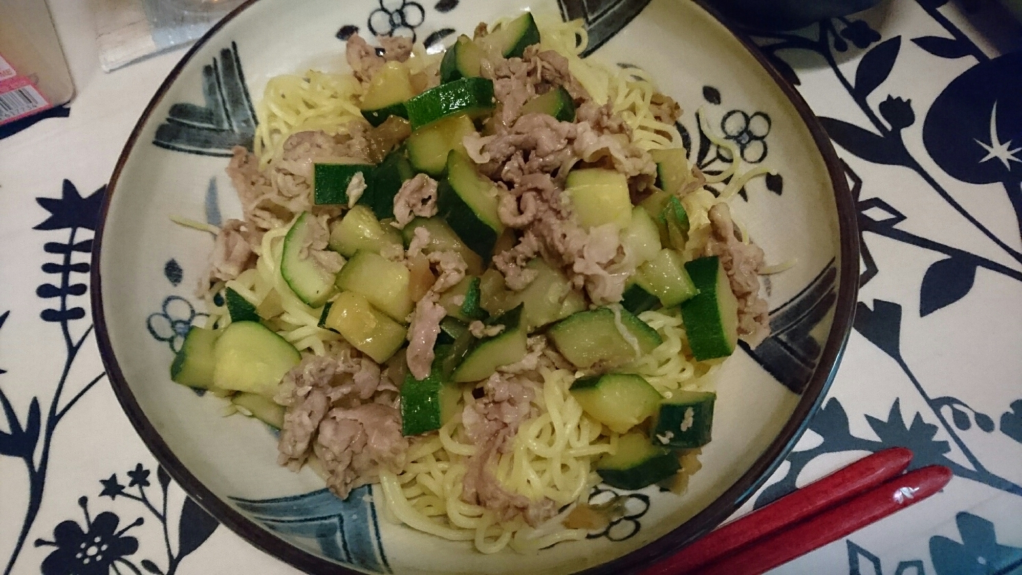 夏を感じる！豚肉とズッキーニの焼きそば