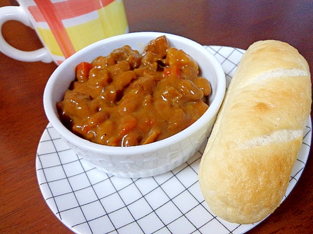 プチパンでナン気分♪ワンプレートお豆カレー